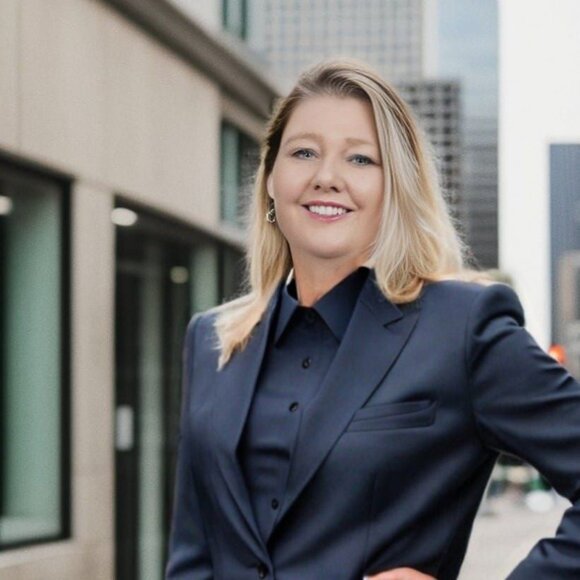 Meet your Posher, Valérie - Picture 2 of 2